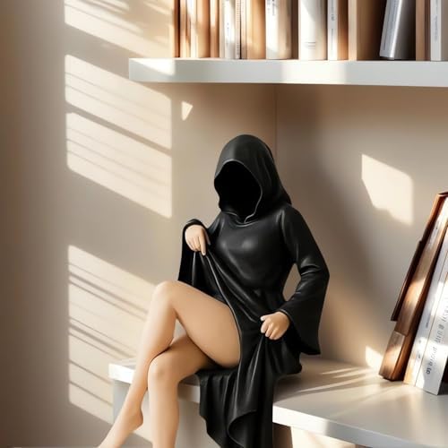 Gothic Queen Resin Bookshelf Statue 4 Inches