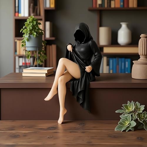 Gothic Queen Resin Bookshelf Statue 4 Inches